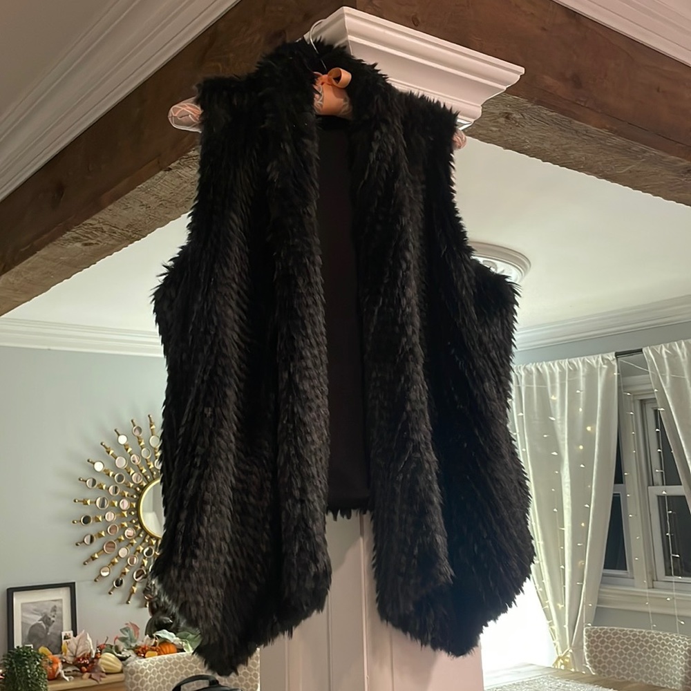 Express XS black faux fur vest soft comfy